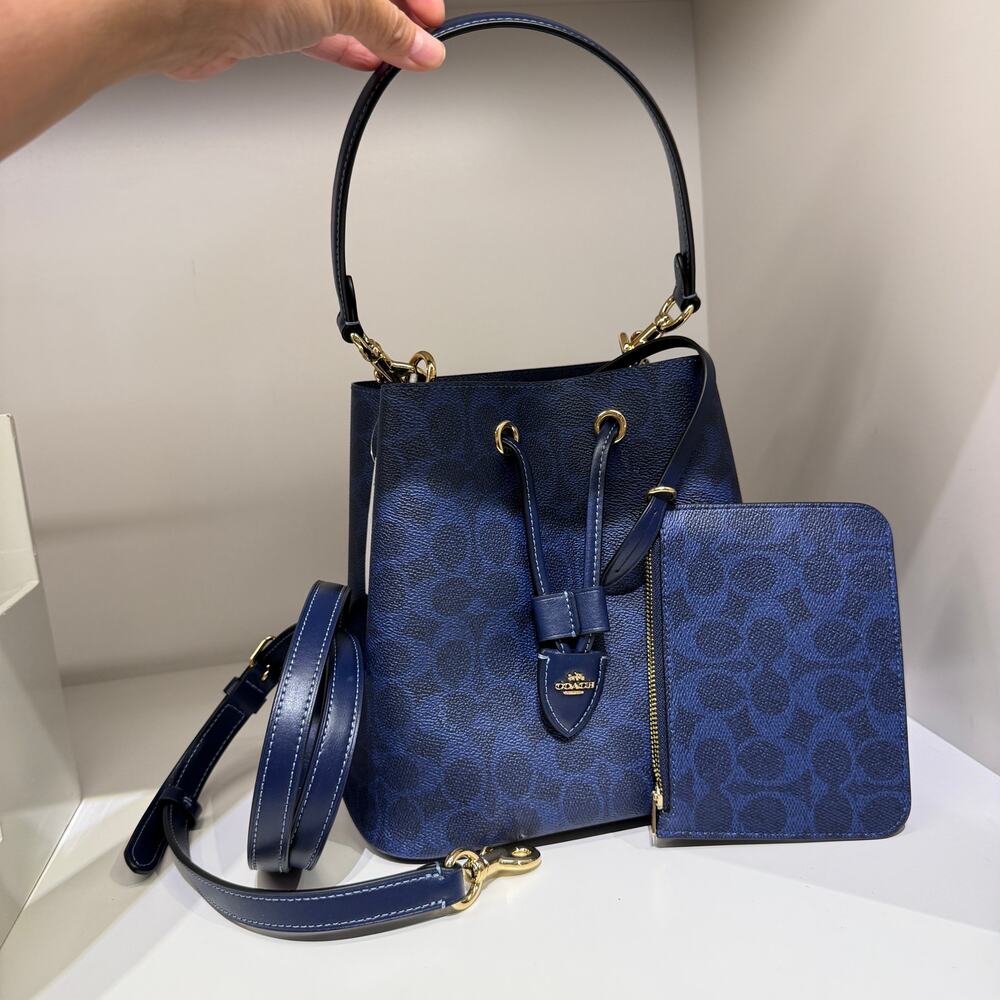 New‼️Coach Rowan Bucket Bag In Signature Canvas CEZ36 Navy